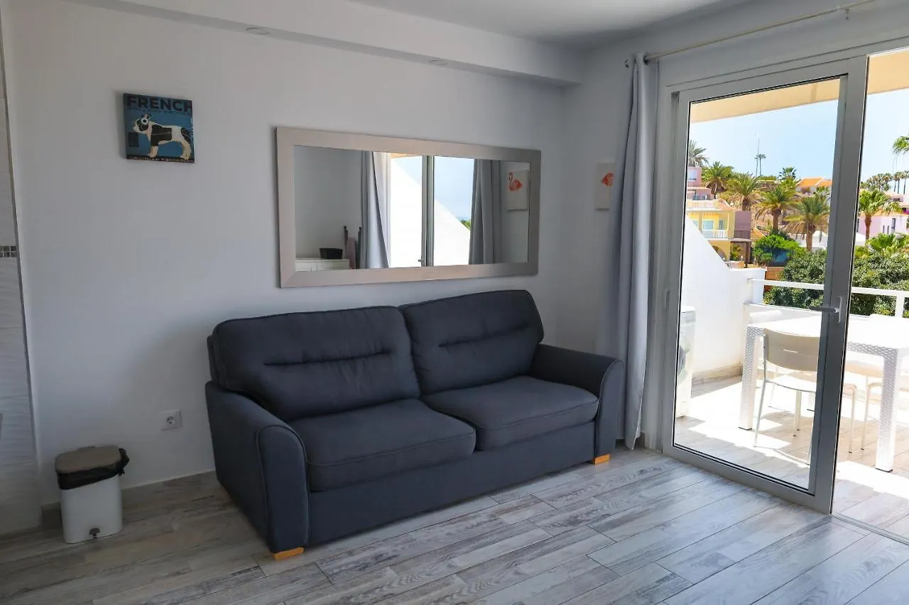 Апартаменты Lovely Sea View Free Wifi Адехе